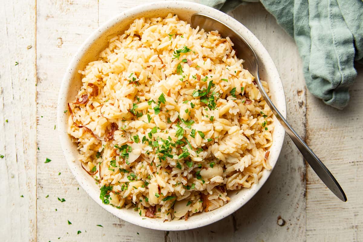 Easy Almond Rice Pilaf – Connoisseurus Veg